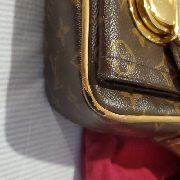 Lv 2 pocket purse - Picture 3 of 5